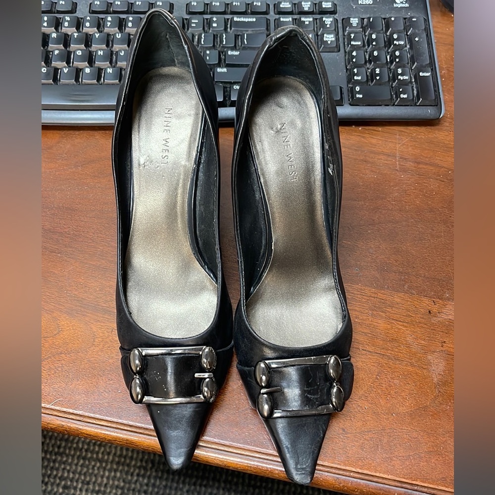 Women’s Nine West Black Leather Pumps Size 7.5M